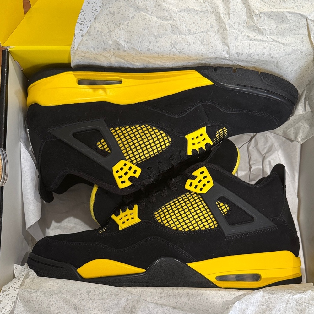 Jordan 4’s (Thunder) Black & Yellow Retro Basketball Sneakers Sz 14